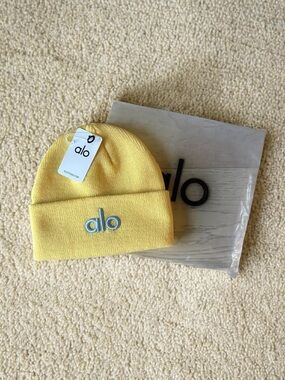Alo Yoga Knit Beanie - Yellow (UNISEX)